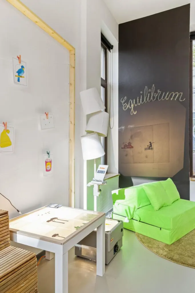 Spatiu educational Equilibrum 10
